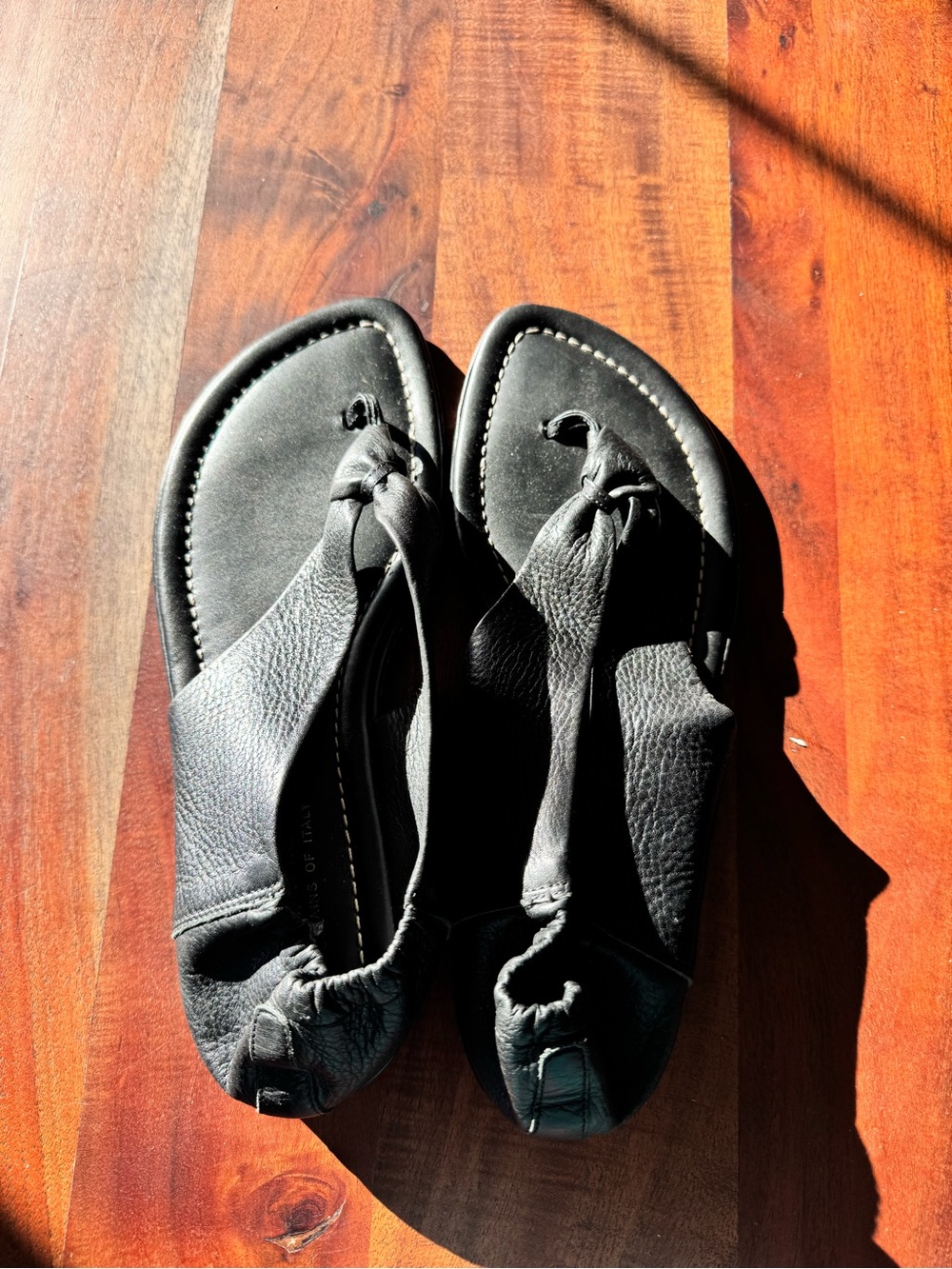 Donald J. Pliner Black Leather Women's Knot Toe Sandals